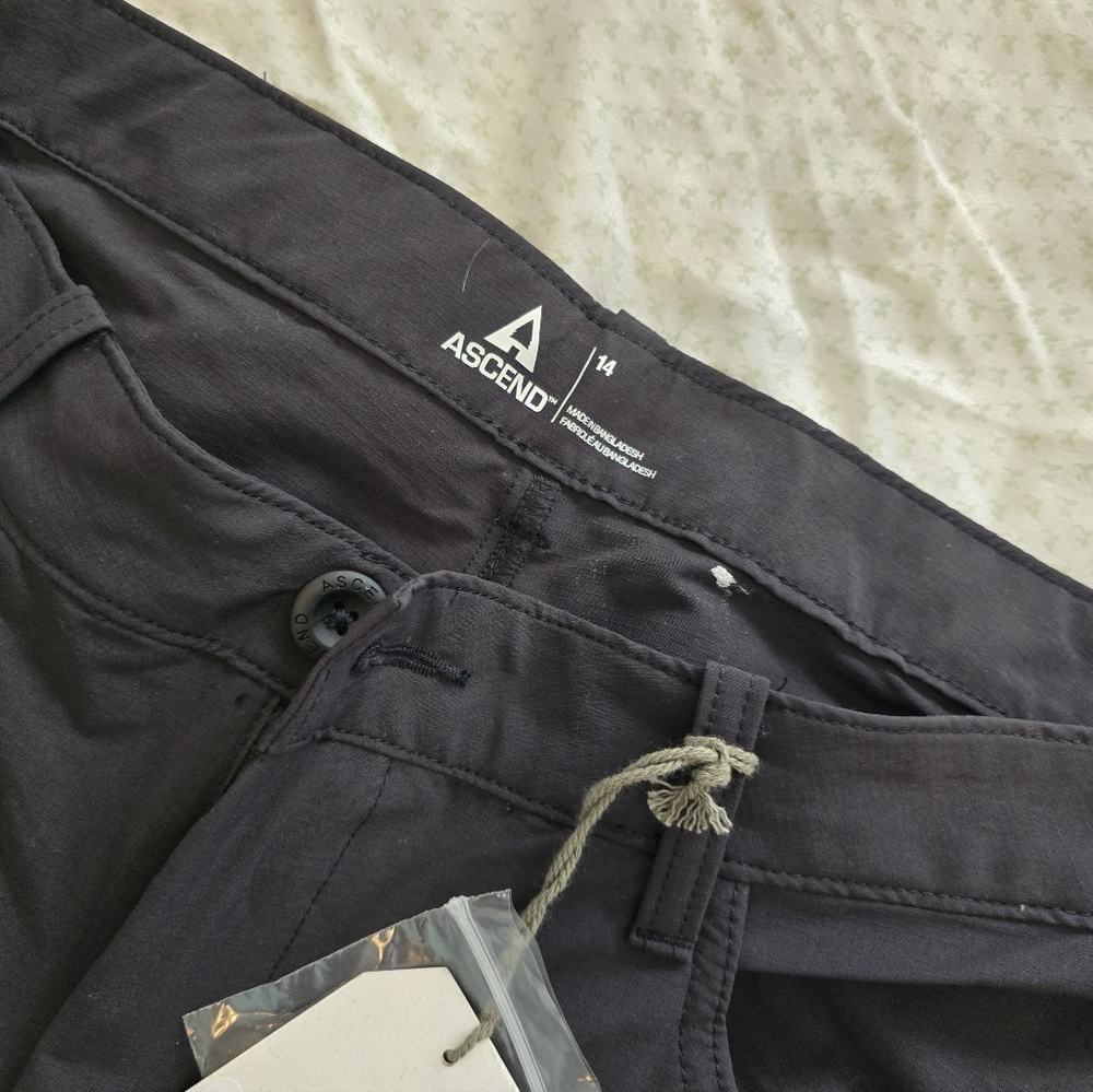 NWT ASCEND Black Women's Pants - Picture 4 of 5